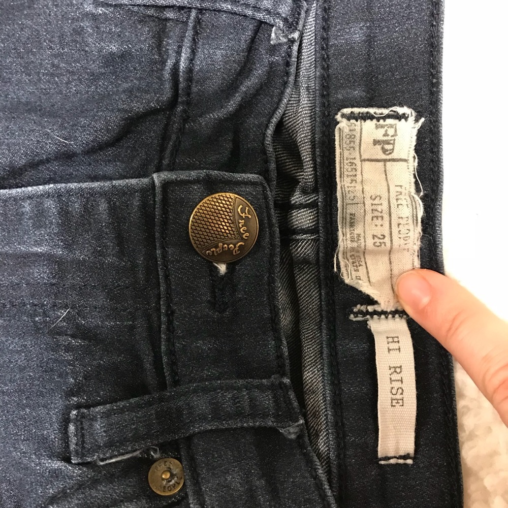 TRADED FREE PEOPLE size 25 high rise stretchy deni